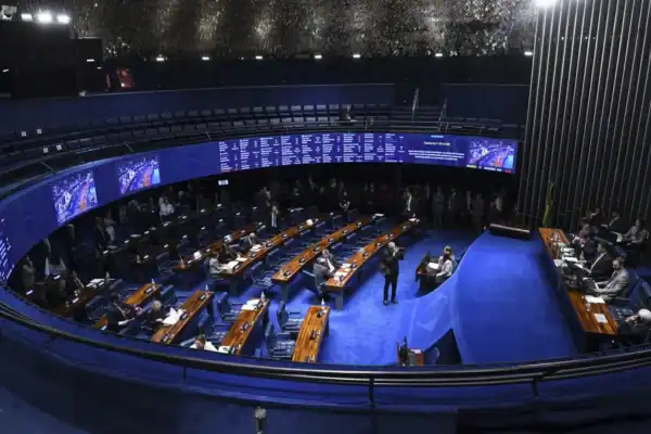 Senado aprova projeto com incentivos para fertilizantes por votação simbólica, com alterações