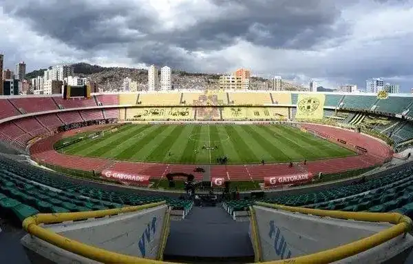 Ônibus com delegação do São Paulo é apreendido com 86 kg de maconha na Bolívia, mas clube segue para jogo com Bolívar