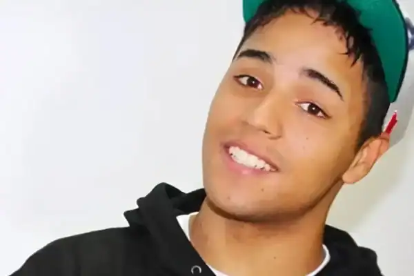 MC Daleste segue no mesmo túmulo 13 anos após assassinato, e exumação confirma corpo intacto