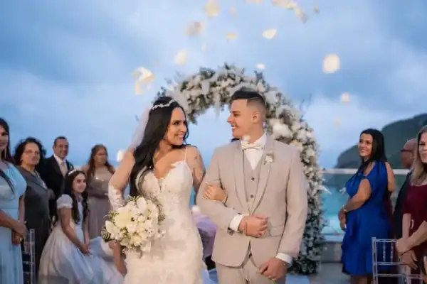 Perlla anuncia separação do marido; suposto romance com cantora pode ter sido pivô