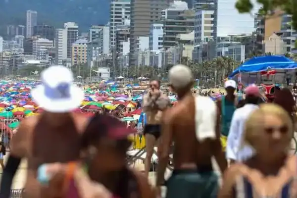 Sábado inicia com forte calor em 4 regiões do Brasil; Sul tem alerta