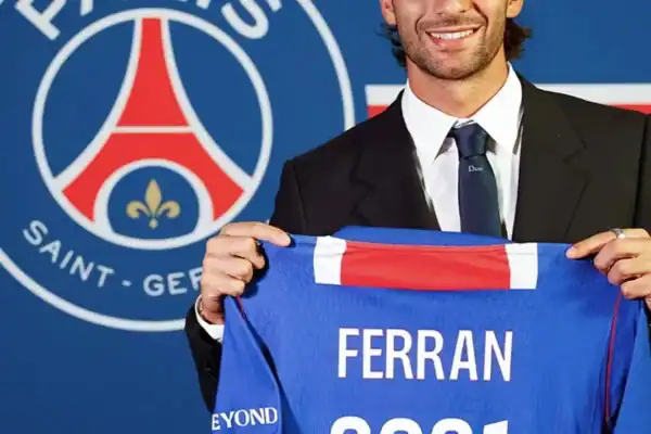 PSG fecha com Ferran Torres, autor do gol do bicampeonato mundial da Espanha