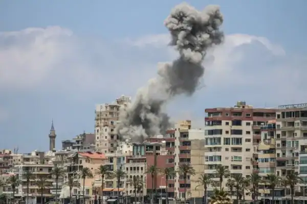 Líbano: ataque aéreo israelense mata sete pessoas