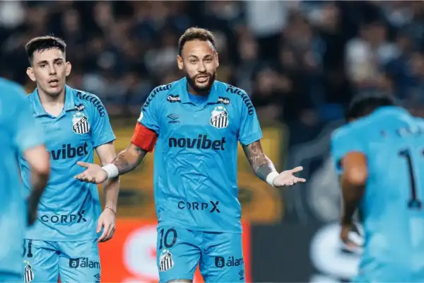 Neymar dá resposta a Thiago Mendes após levar ‘vácuo’ no protocolo
