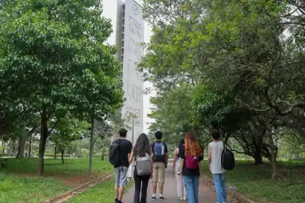 Fuvest 2027 inicia inscrições com redução de dez questões e provas em nova capital; confira mudanças