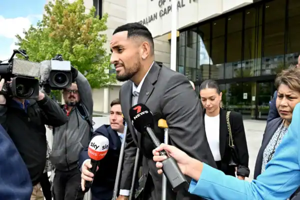 Nick Kyrgios é suspenso após teste positivo para cocaína em antidoping