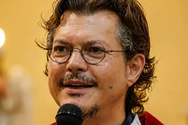 Justiça nega prisão preventiva de padre suspeito de crimes sexuais contra coroinhas
