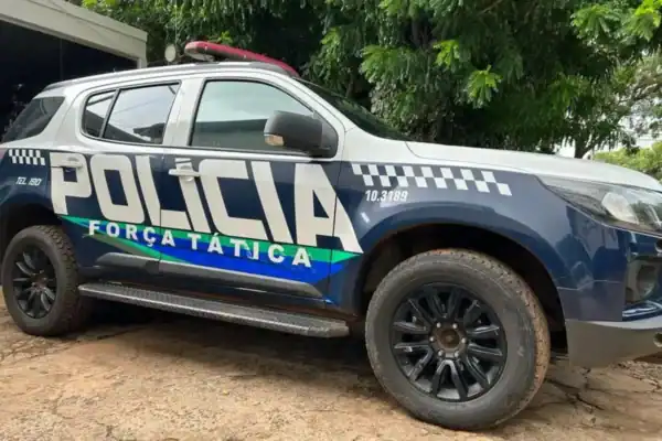 Jovem baleado no olho ao proteger namorada de assalto luta pela vida em SP