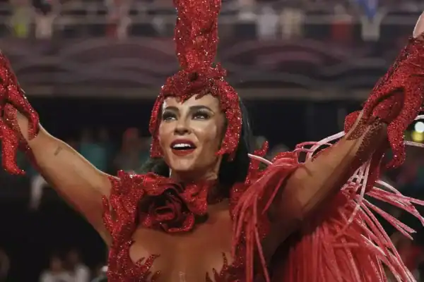 Paolla Oliveira define escola para desfilar no Carnaval de 2027 após recusar retorno