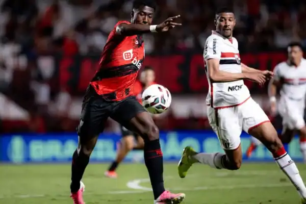 Atlético-GO supera Botafogo-SP por 3 a 0 e se aproxima do G-6 da Série B
