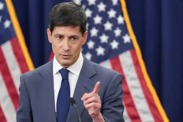Senadores democratas pedem que Kevin Warsh mantenha oito reuniões anuais do FOMC
