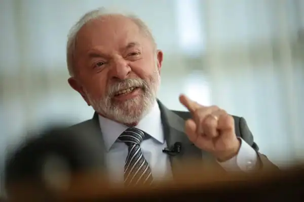 Lula apoia Jaques Wagner e reforça: pessoas são inocentes até que se prove o contrário
