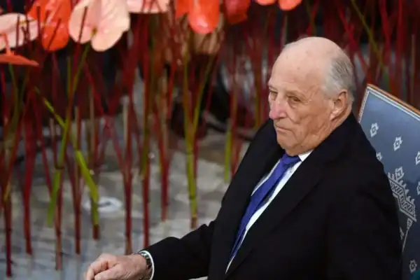 Rei Harald V da Noruega é internado em estado gravíssimo