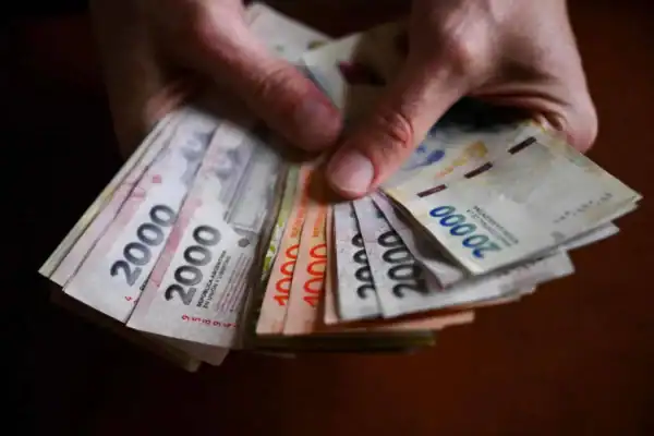 Argentina classifica EUA como principal parceiro e aprova reforma do Banco Central