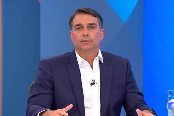 Flávio Bolsonaro confirma Claudio Lottenberg como ministro da Saúde se for eleito