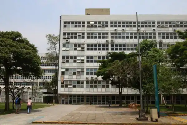 Centros acadêmicos da USP processam a Fapesp por mudanças nas bolsas no exterior