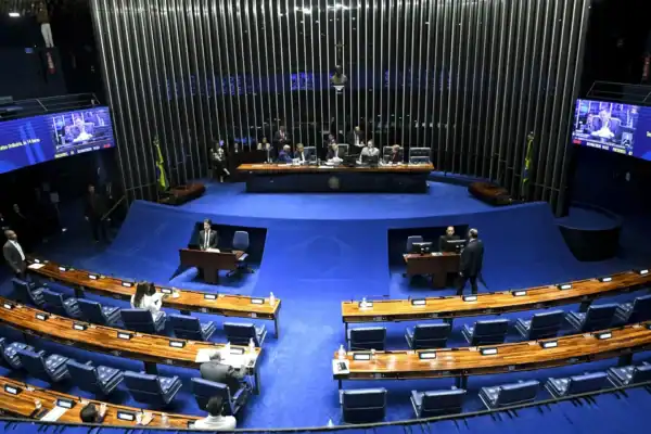 Governo do Rio envia à Alerj projeto de incentivo fiscal para querosene de aviação