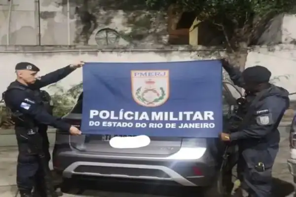 Pai passa terror ao ter filha de 3 anos dormindo levada por bandidos em roubo de carro