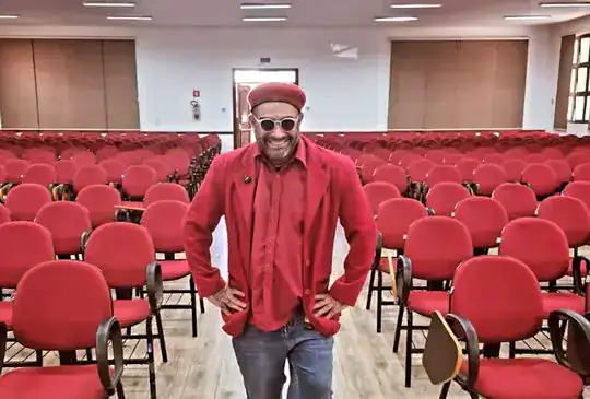 Ex-Pânico recorda cancelamento por ser ‘gay de direita’