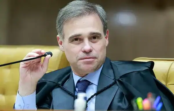 Ministro do STF André Mendonça cede cotas de instituto de educação e garante nunca ter obtido lucros