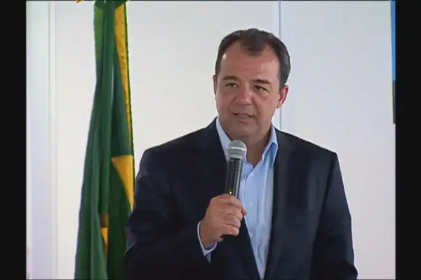 Sérgio Cabral é sentenciado a indenizar R$ 1 milhão por regalias na prisão