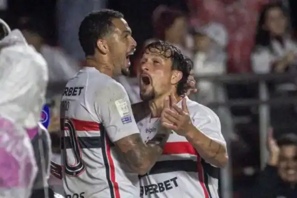 Luciano ultrapassa Careca entre maiores artilheiros do São Paulo após gol contra Atlético-MG