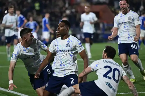 Inter de Milão vira sobre o Napoli após sair perdendo por 2 a 0 no Italiano