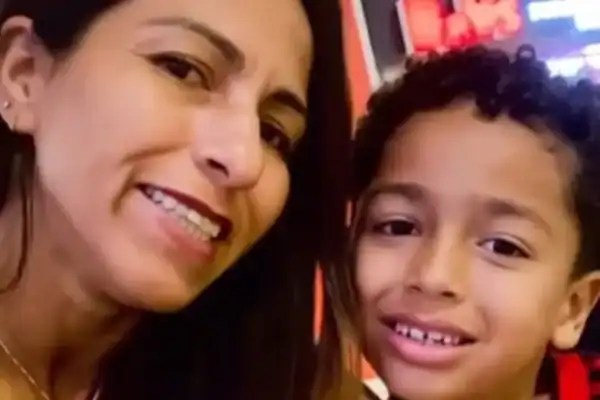 Mãe de menino desaparecido no RJ desde 2024 afirma ter sido contactada pela Interpol