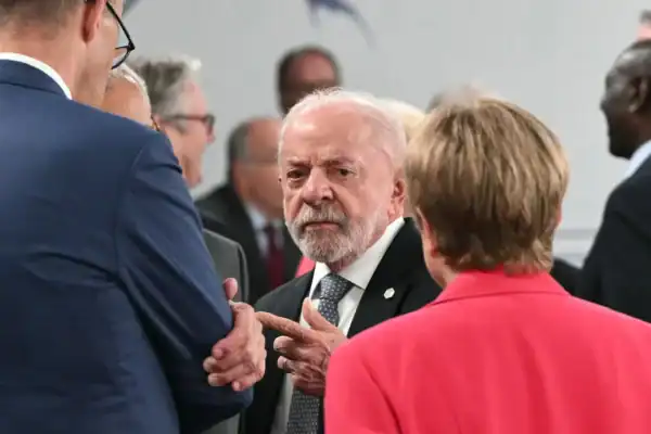 Em meu governo não se discute ajuste fiscal; faço na prática, diz Lula