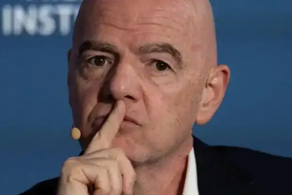 Infantino teria votos necessários para garantir reeleição na Fifa, diz agência