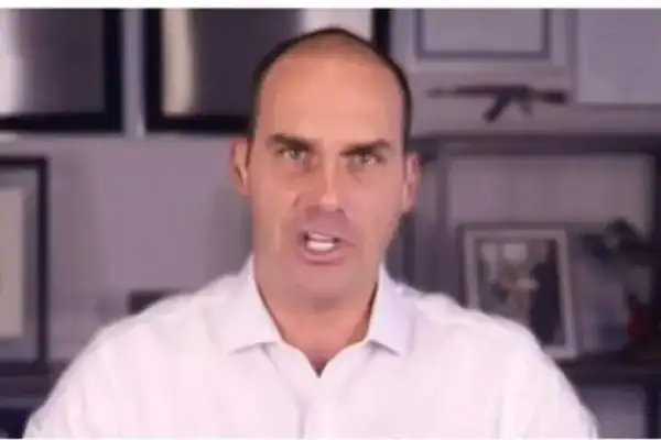 PF aponta que Eduardo Bolsonaro orientou verba de Vorcaro para ‘Dark Horse’ nos EUA
