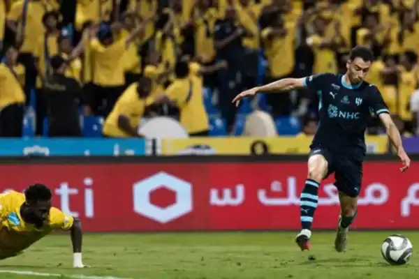 Gabriel Martinelli brilha com hat-trick e garante goleada do Al-Hilal
