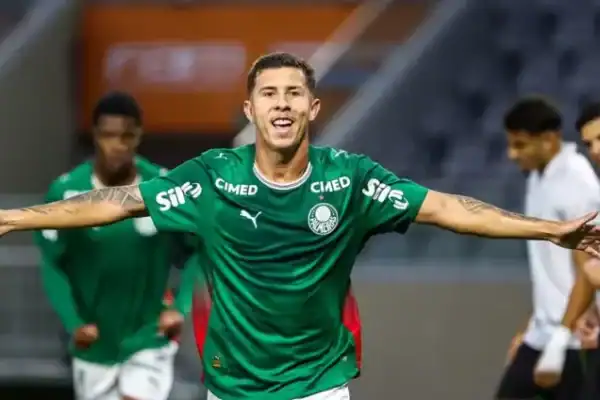 Palmeiras afasta jogador após denúncias de agressão física feitas pela ex-mulher