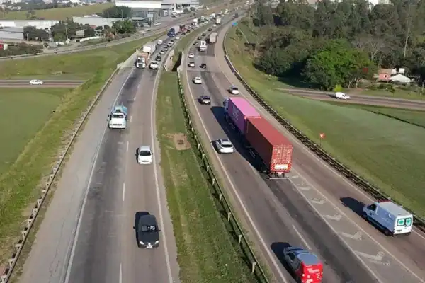 Fluxo de veículos nas rodovias de SP cresce 1,5% em agosto ante julho, diz Veloe/Fipe