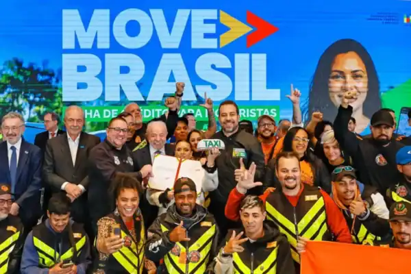 Lula afirma que política do Move Brasil beneficia toda a sociedade, não só motoristas
