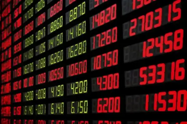 Ibovespa fecha em queda com foco na eleição e na decisão do Fed