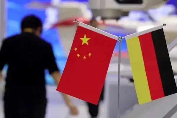 China afirma que ofensiva comercial da UE sobre restrições a exportações fere regras da OMC