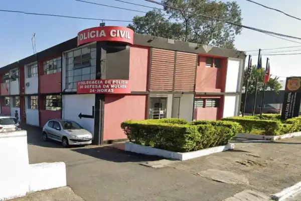 Mulher de 26 anos é morta pelo ex-namorado dentro de carro em SP