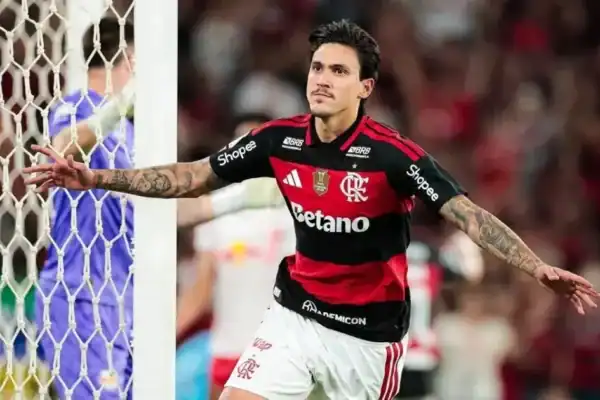 Flamengo supera Red Bull Bragantino e amplia vantagem de três pontos sobre Palmeiras