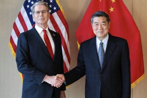 EUA e China avaliam sistema de alerta para incidentes envolvendo IA
