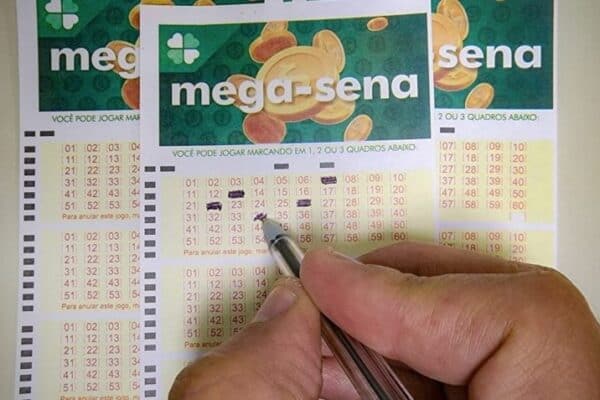 Mega-Sena acumula prêmio de R$ 32 milhões para terça-feira; confira as dezenas sorteadas