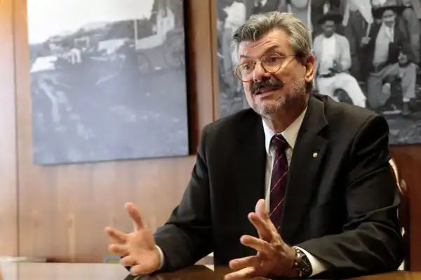 AGU solicita ao STF a perda do cargo e a suspensão de pagamentos a Marco Buzzi