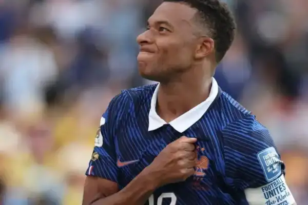 Mbappé recorda relação com Zidane e enaltece novo técnico da França: ‘Parece um filme’