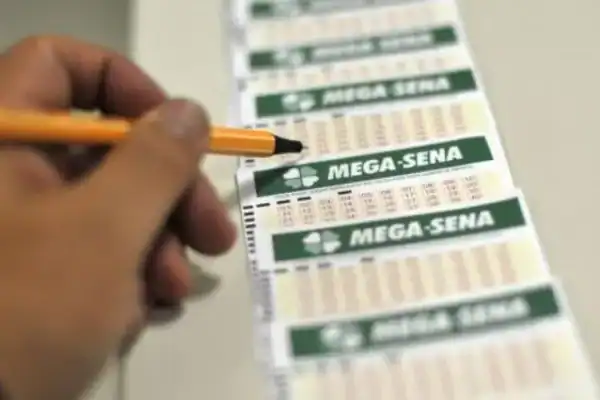 Mega-Sena acumula e pode pagar R$ 32 milhões nesta terça; veja como apostar