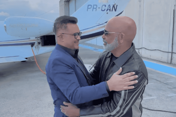 Helicóptero do cantor Rick desaparece em Santa Catarina