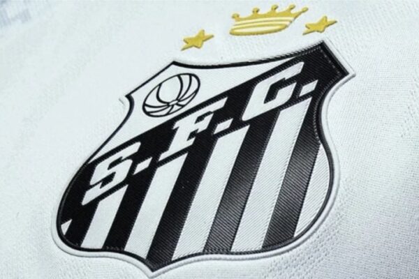 Santos avança em acordo com a Adidas para 2028