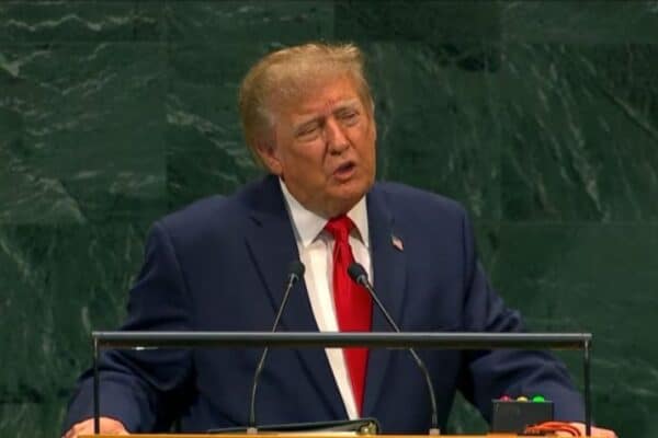 Trump defende na ONU isolamento econômico total ao Irã