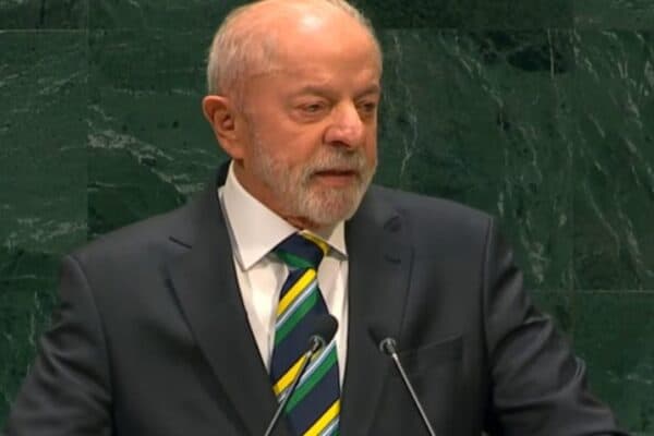 Lula afirma na ONU que “o Brasil não cabe no quintal de ninguém”