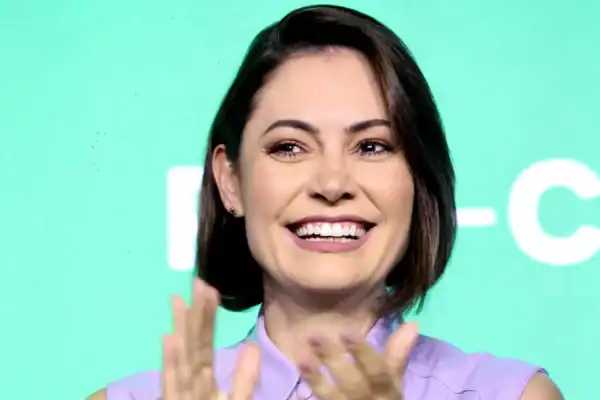 Michelle Bolsonaro passa por internação em hospital de Brasília para tratar enxaqueca