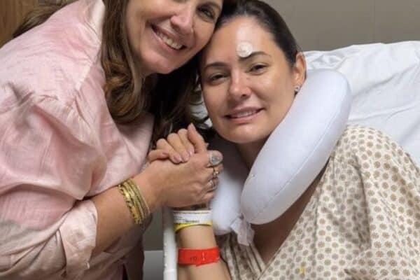 Michelle Bolsonaro tem alta após internação por crise de enxaqueca